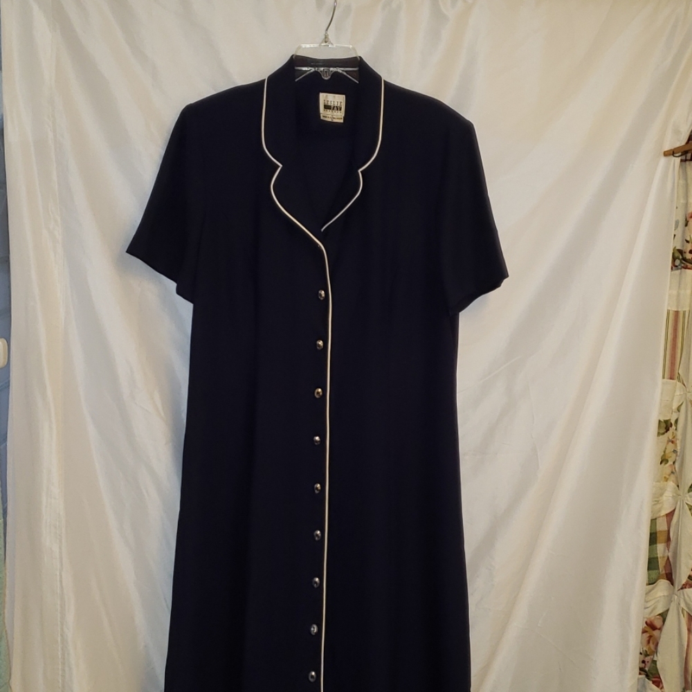 Leslie Fay dark blue size 16 full length dress